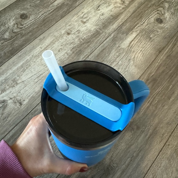 Stanley 40 oz Quencher H2.0 Tumbler Azure Blue - Picture 4 of 9